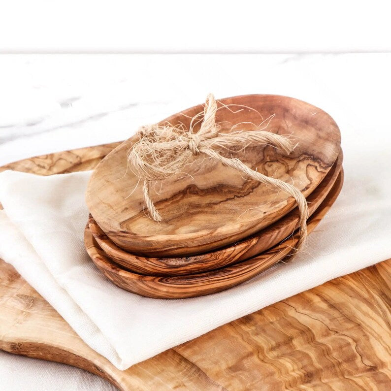 Set mit 3 kleinen handgefertigten Holzschalen aus Massivholz – perfekt als Geschenk für Mama