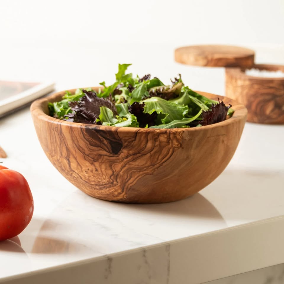 Handgefertigte Salat- und Obstschale aus Olivenholz – 16 cm, langlebig und stilvoll