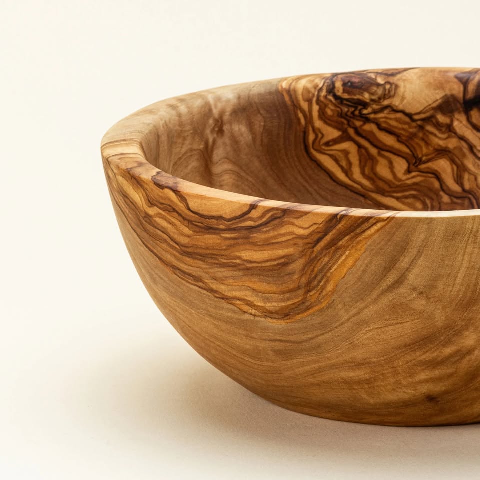 Handgefertigte Salat- und Obstschale aus Olivenholz – 16 cm, langlebig und stilvoll