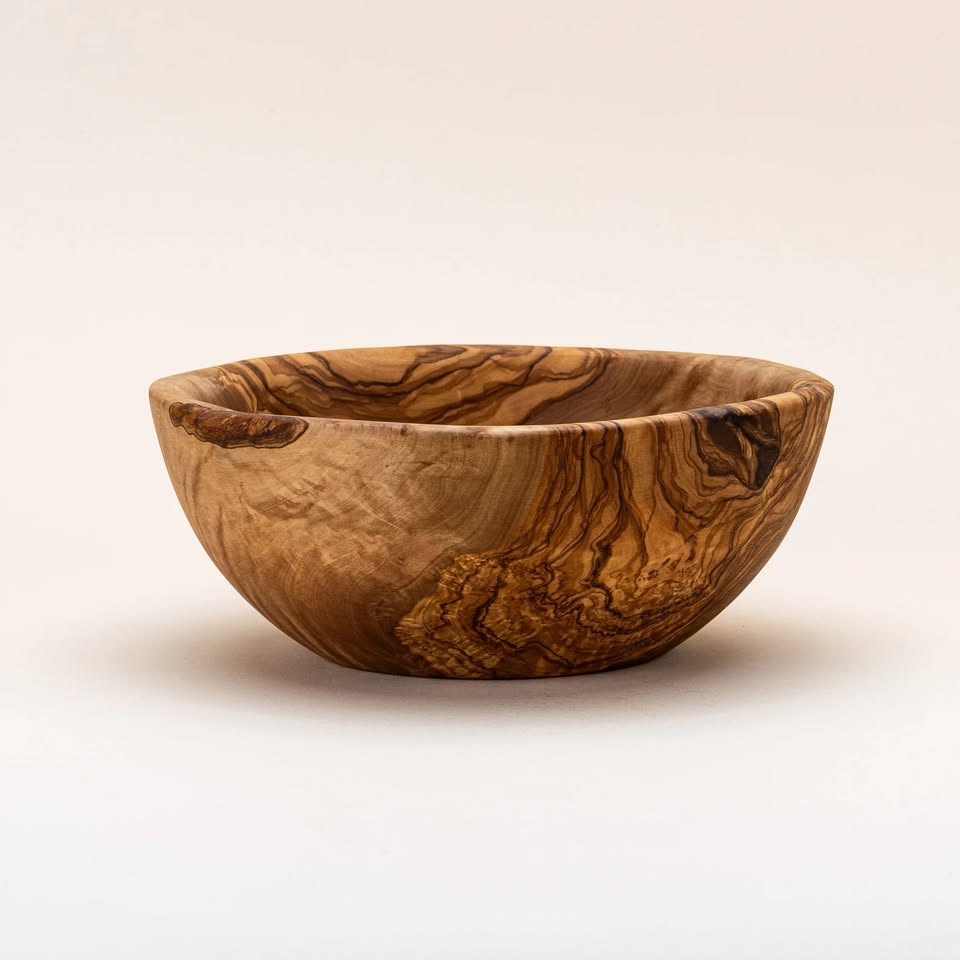 Handgefertigte Salat- und Obstschale aus Olivenholz – 16 cm, langlebig und stilvoll