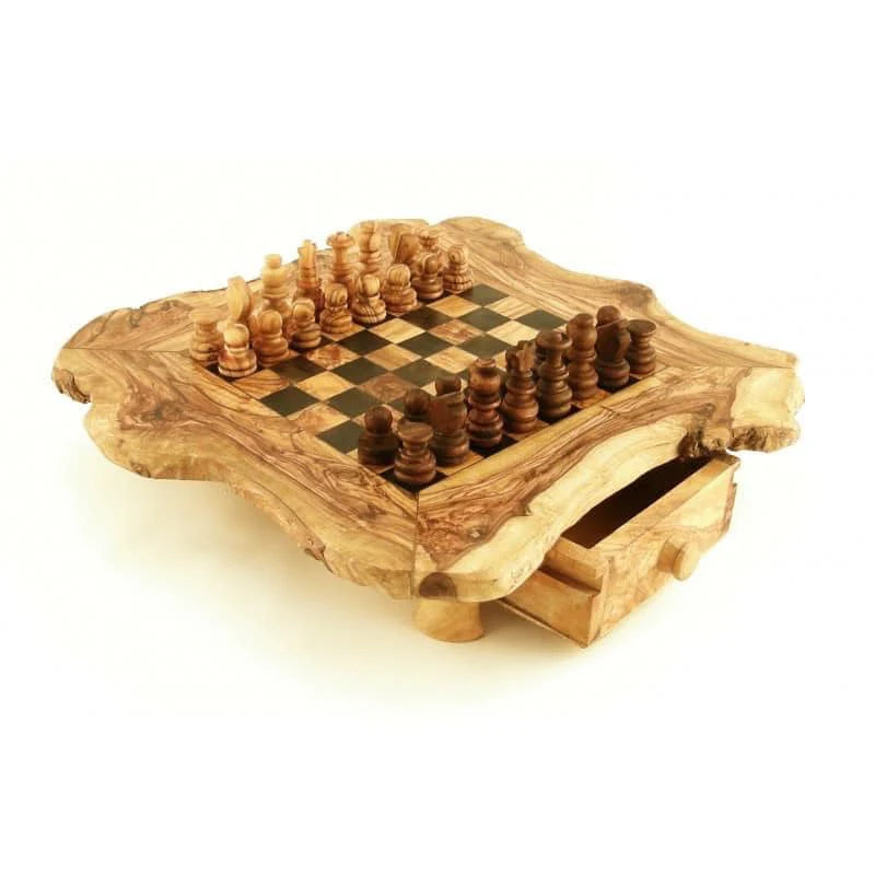 Edles Schachbrett aus Olivenholz – handgefertigt mit einzigartiger Maserung und mediterranem Charme