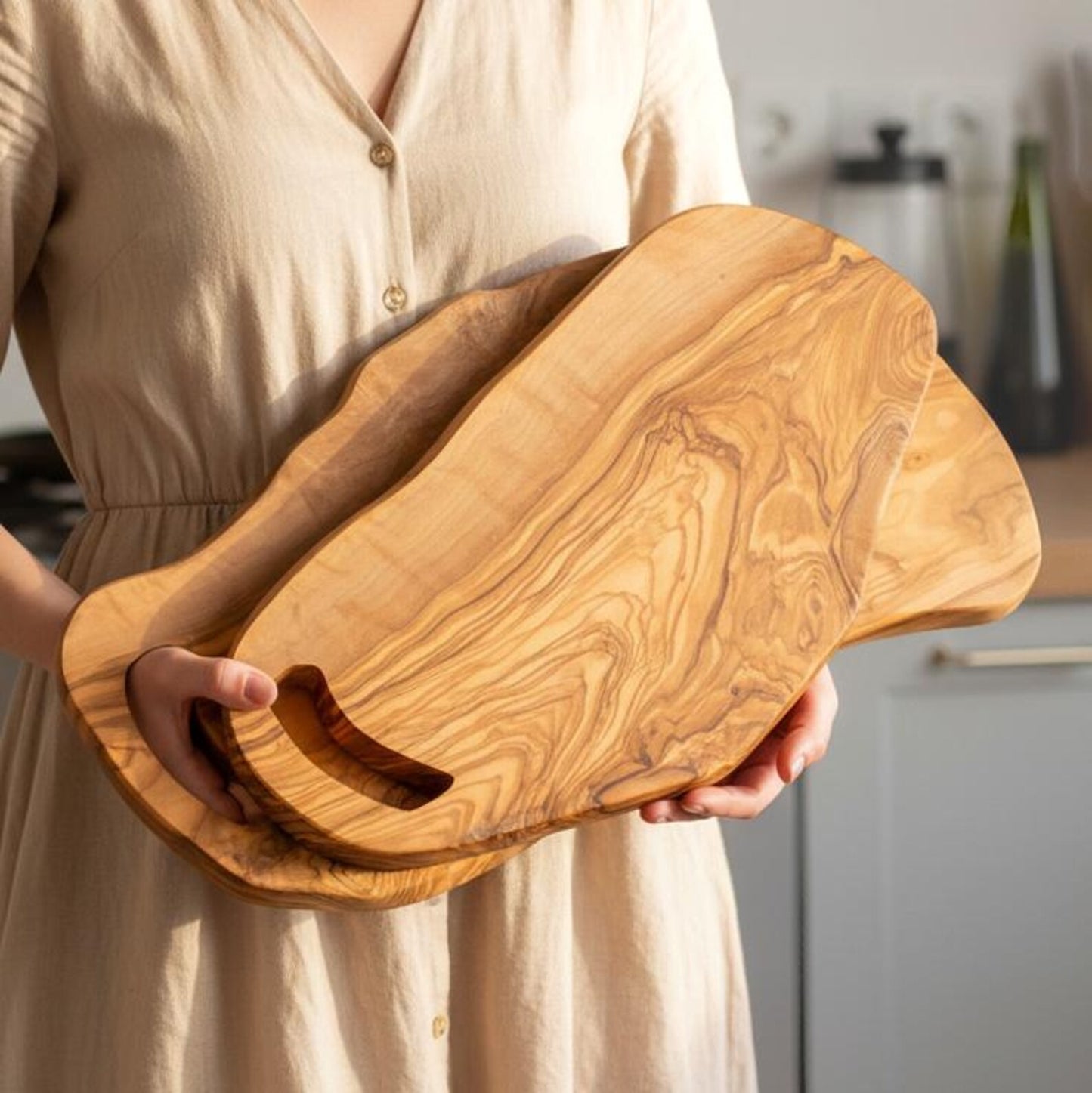 Handgefertigtes Schneidebrett aus Naturholz