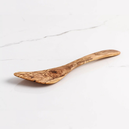 alt="Holzspatel mit Holzgriff, ideal zum Rühren und Wenden von Lebensmitteln"