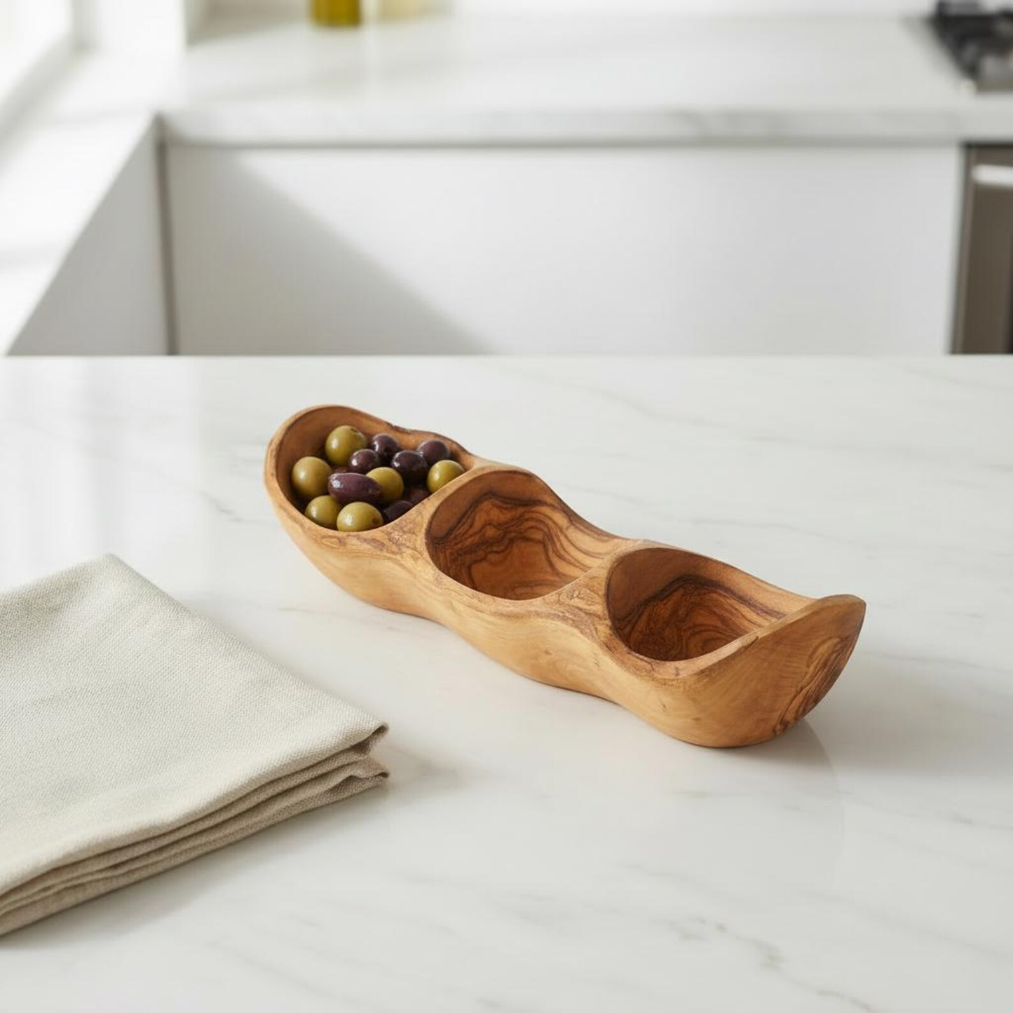 Lange Snackschale aus Olivenholz mit 3 Vertiefungen für Charcuterie, Antipasti und Tapas