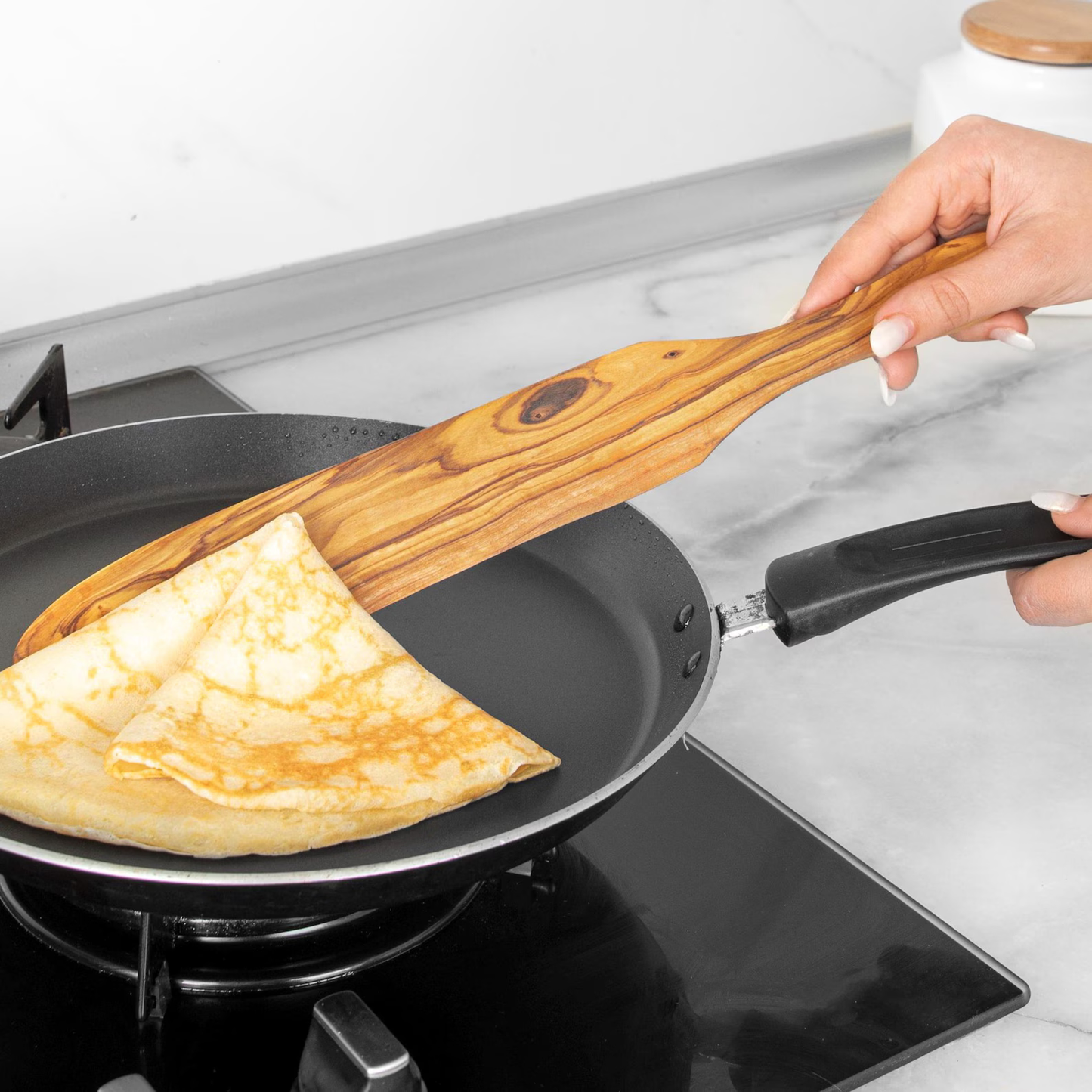 Handgefertigter Krepp-Pfannenwender aus Olivenholz – ideal für beschichtete Pfannen