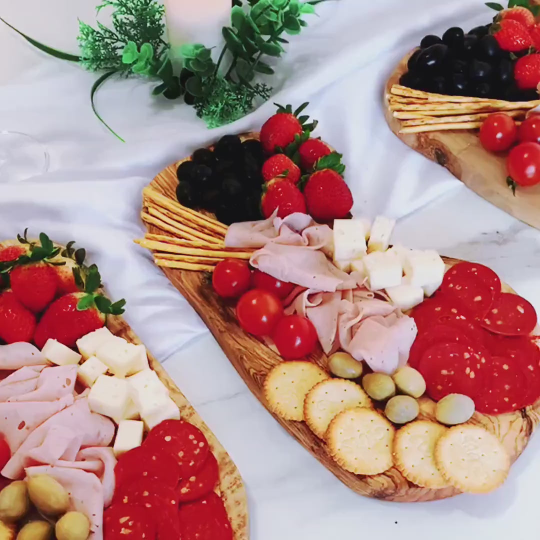 Handgefertigte Olivenholz-Bretter aus mediterranem Olivenholz mit natürlicher Maserung und rustikalem Design